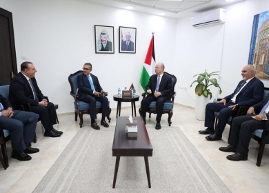 رئيس الوزراء: الشركة الأردنية الفلسطينية للتسويق الزراعي نموذج عملي ومتقدم للتعاون الاقتصادي الإقليمي وينسجم مع جهود دعم صمود شعبنا