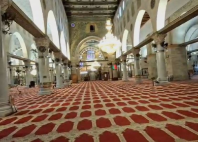 الاحتلال يمنع أداء صلاتي العشاء والتراويح في المسجد الأقصى