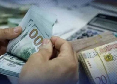 ليبيا.. الدولار يرتفع ويكسر حاجز الـ8 دنانير في السوق الموازية