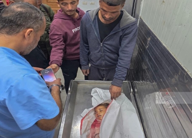 استشهاد طفلة متأثرة بإصابتها برصاص الاحتلال في دير البلح