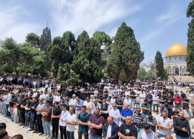 70 ألف مصل يؤدون الجمعة في المسجد الأقصى