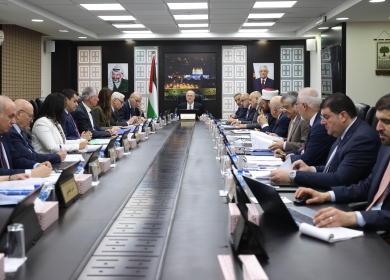 مجلس الوزراء يطالب المجتمع الدولي والوسطاء بتحمل مسؤولياتهم تجاه خروقات الاحتلال وجرائم المستعمرين المتصاعدة