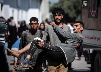إصابات جراء قصف مسيّرة للاحتلال وسط قطاع غزة
