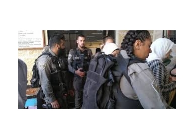 الاحتلال يمنع مواطنين من الضفة من دخول الأقصى