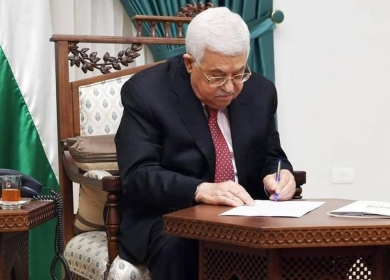 الرئيس يوقع نشرة الترقيات الخاصة بقوى الأمن للجنود وضباط الصف والضباط حتى رتبة عميد اعتباراً من تاريخه