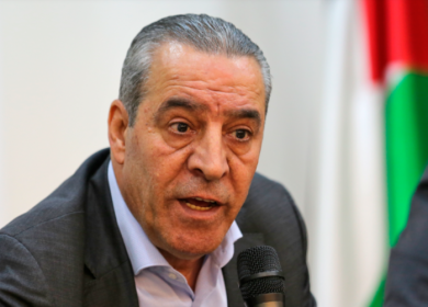 الشيخ يعزي بوفاة المناضل الوطني الوزير أبو بكر