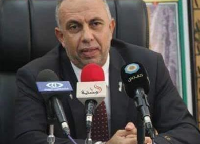 من البنادِق، والخَنادِق إلى الفنادِق
