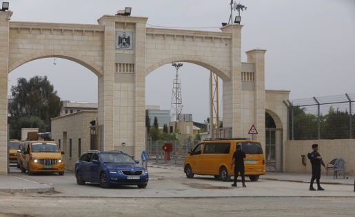 اتفاق على تشكيل لجنة فلسطينية - أردنية لتذليل العقبات التي تواجه المسافرين على معبر الكرامة