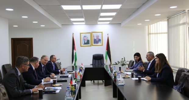 أمين سر اللجنة التنفيذية لمنظمة التحرير الفلسطينية حسين الشيخ